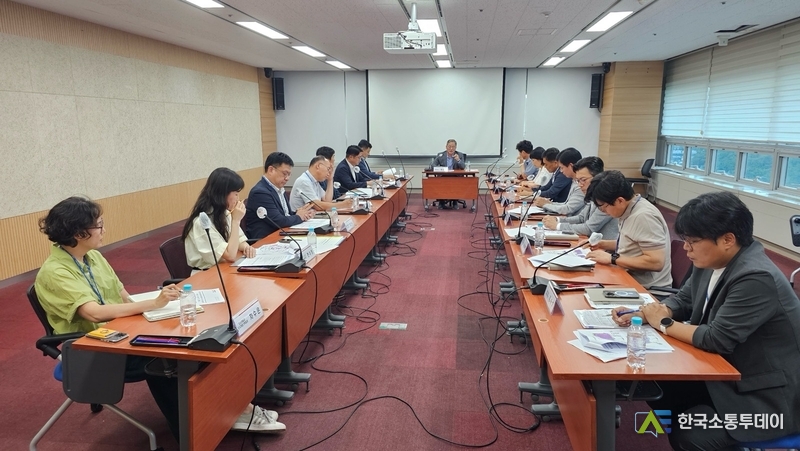 사진제공=용인특례시청// 용인특례시가 국가산단 산업단지계획 변경에 따른 ‘인허가 지원 TF 회의’를 개최했다.