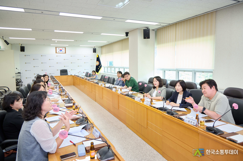 사진제공=용인특례시의회// 3일 용인특례시의회 신현녀 의원, 용인시 지속가능발전 기본 조례 제정을 위한 간담회 개최