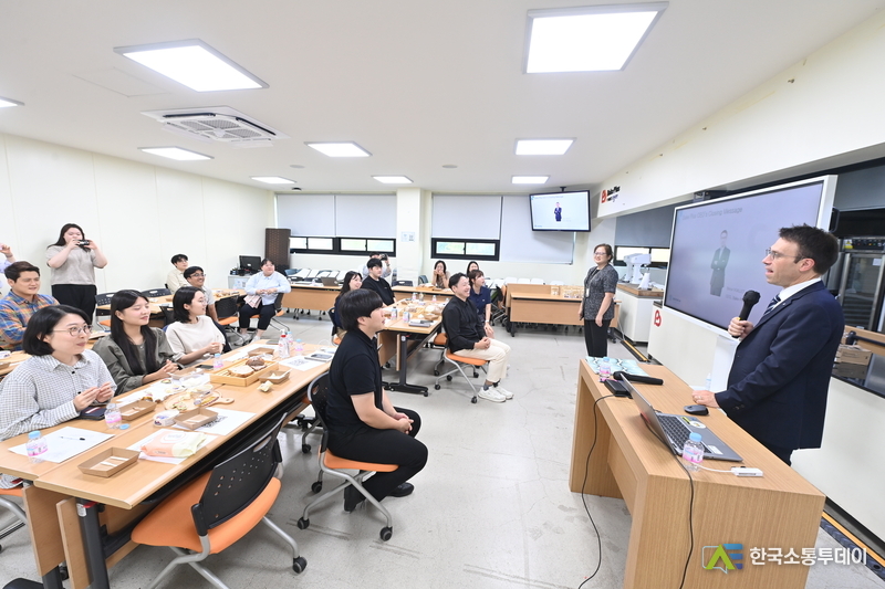 사진제공=하남시청// 하남시 청년들 ㈜베이크플러스에서 현직자에게 취업 노하우 직접 배워