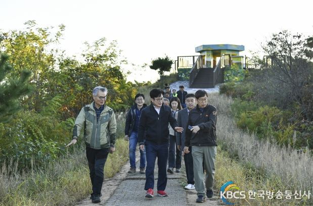 김병수 김포시장, 승마산 억새 숲길 조성 완료에 따른 현장행정