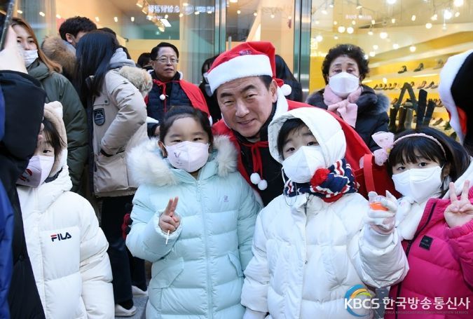 민락 크리스마스 축제를 통해 의정부시민이 행복에 물들다