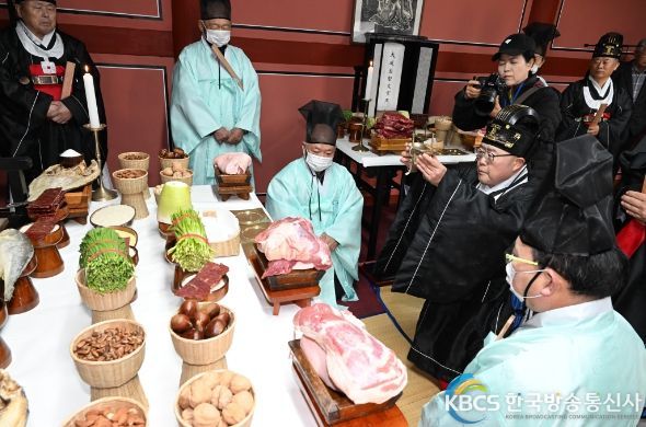 양주시 양주향교, 공기 2574년 춘기 석전대제 봉행