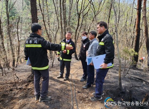 김경일 파주시장, 야간 산불진화 완료 현장 방문 격려