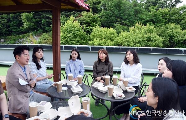 김동근 의정부시장, 경청하는 시장실 ‘카페 무지개’ 통해 직원들과 진솔한 대화의 시간 가져