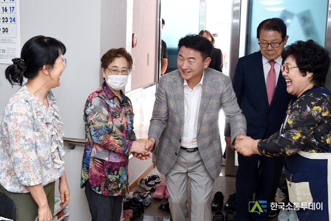 김동근 의정부시장, 중앙경로당 신축 개소식 참석
