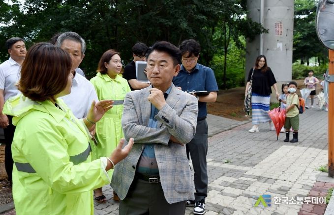 김동근 의정부시장, 동오초등학교 주변 어린이 통학로 현장점검