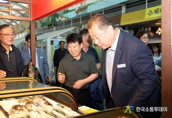 김경일 파주시장, 추석 명절 앞두고 전통시장 2곳 방문