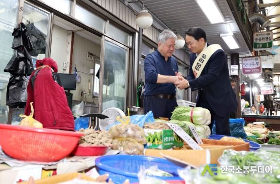 인천 동구, 전통시장 활력 불어넣는 ‘추석 명절맞이 전통시장 가는 날’행사