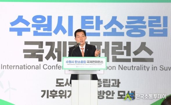 이재준 수원특례시장이 발언을 하고 있다.