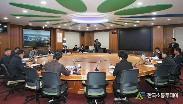 화순군 문화관광재단 제2차 이사회 회의 모습.