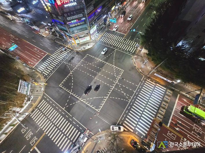 신트리공원 앞 조명타워 설치 후