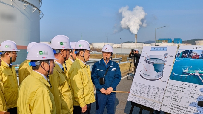 이재명 대통령, 석유공사 비축기지 현장 방문