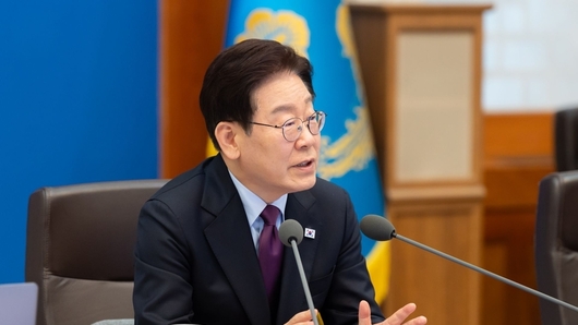 이재명 대통령 주재 수석·보좌관 회의