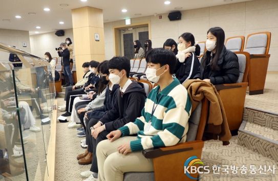 세종대성고 학생들 세종시의회 본회의 방청