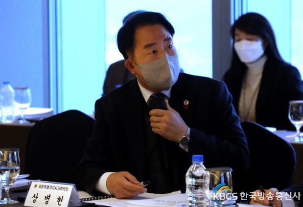 상병헌 의장은 이날 ‘지방분권 및 의회 독립성 강화를 위한 제도개선방안 연구용역’ 주요 결과에 대한 브리핑을 진행했다.