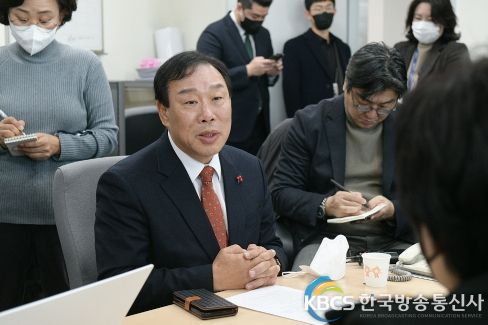 최민호 시장 기자실 방문