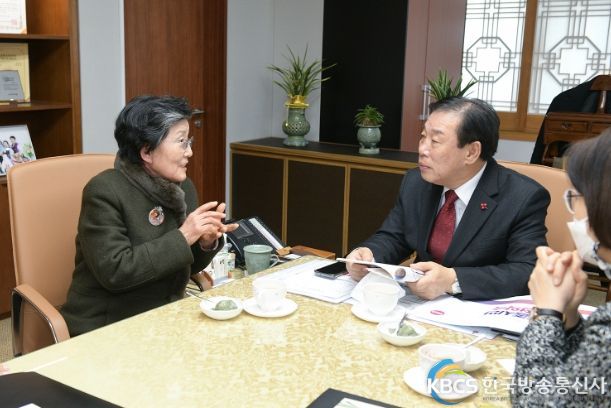 홍죽표할머니접견